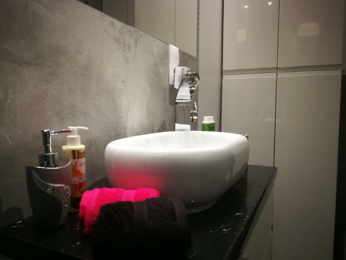 ורוצלב Apartament Nad Odra Z Tarasem מראה חיצוני תמונה